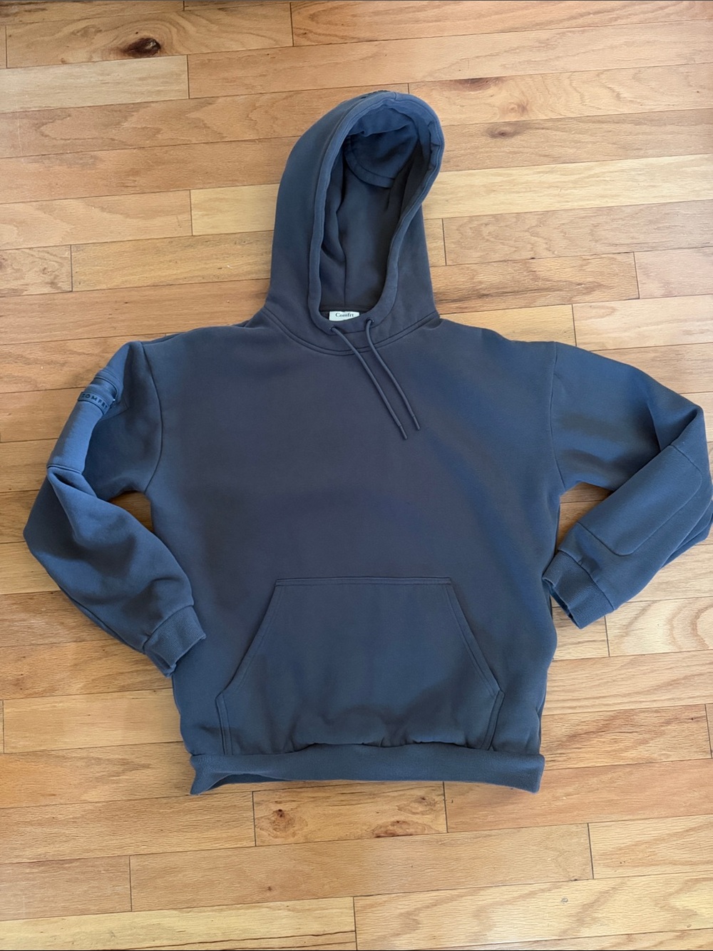 Comfrt | VIP Airplane Mode Travel Hoodie in Slate | size XL